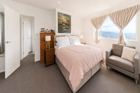 Photo of property in 4 Lyons Crescent, Strathmore Park, Wellington, 6022