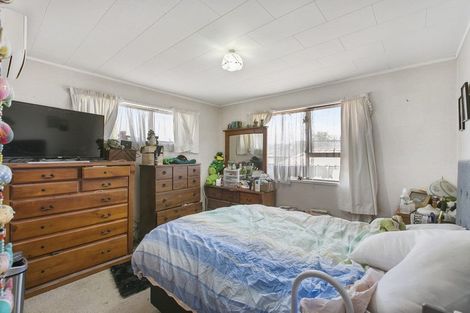 Photo of property in 13 Pipitea Place, Massey, Auckland, 0614