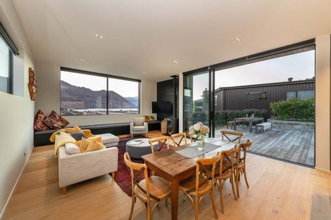 Photo of property in 6 Akitu Rise, Wanaka, 9305
