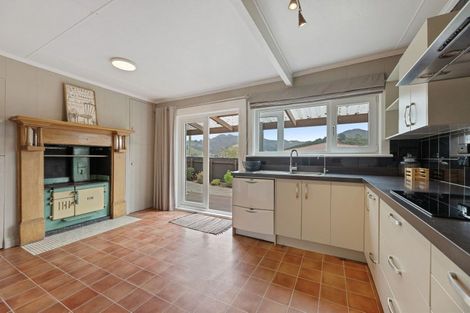 Photo of property in 28 Harrington Street, Port Chalmers, 9023