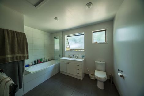 Photo of property in 5 Kowhai Drive, Wanaka, 9305