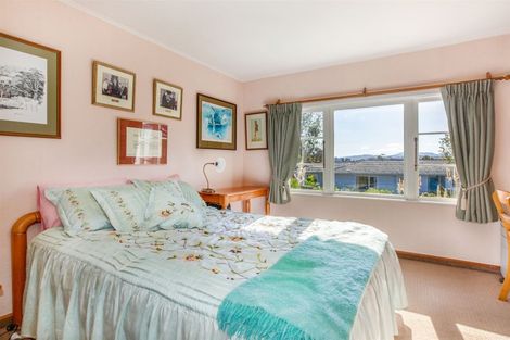 Photo of property in 323 Main Road, Tawa, Wellington, 5028