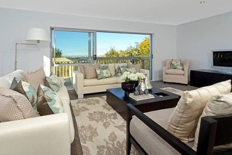 Photo of property in 557c Glenfield Road, Glenfield, Auckland, 0629