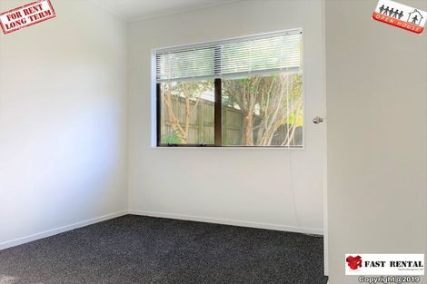 Photo of property in 16 Arde Place, Massey, Auckland, 0614