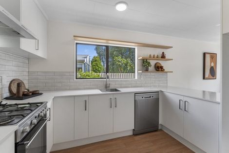 Photo of property in 175 Te Moana Road, Waikanae, 5036