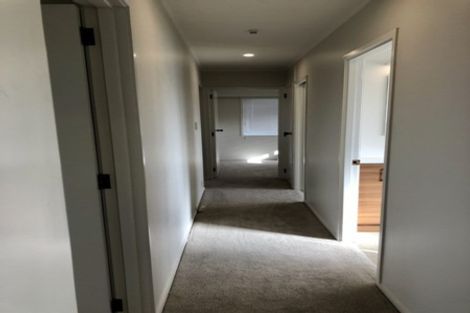 Photo of property in 2/7 Ian Place, Glendene, Auckland, 0602