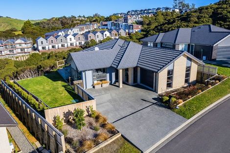 Photo of property in 14 Topsail Way, Whitby, Porirua, 5024