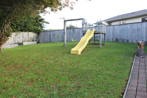 Photo of property in 19 Romney Square, Tawa, Wellington, 5028