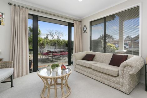 Photo of property in 1 Shaw Street, Leamington, Cambridge, 3432