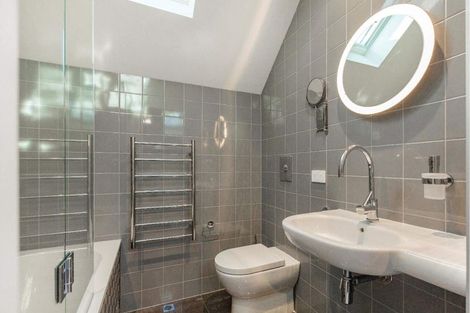 Photo of property in 80 Palmerston Road, Birkenhead, Auckland, 0626