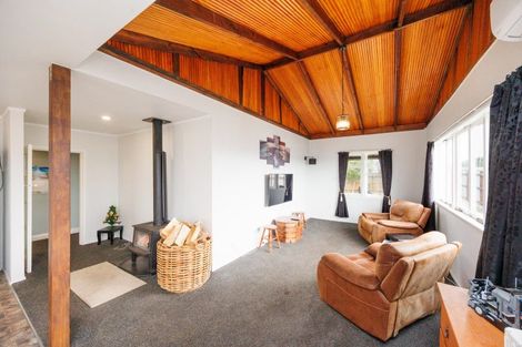 Photo of property in 27 Punga Street, Tangimoana, 4822