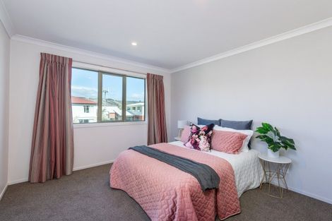 Photo of property in 2 Yeats Grove, Trentham, Upper Hutt, 5018
