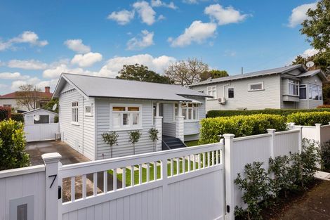 Photo of property in 7 Woodward Road, Mount Albert, Auckland, 1025