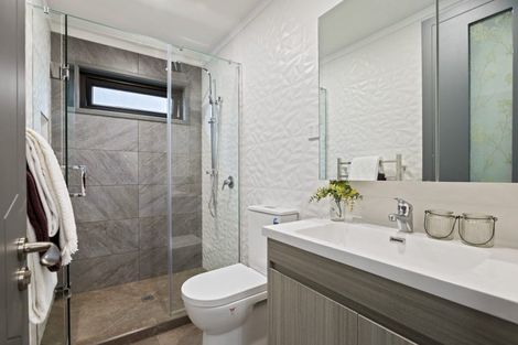 Photo of property in 48a Peter Terrace, Castor Bay, Auckland, 0620