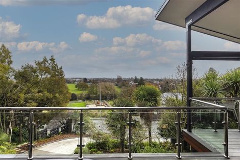 Photo of property in 300 Centaurus Road, Hillsborough, Christchurch, 8022