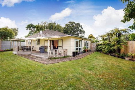 Photo of property in 17 Tilbury Avenue, Hokowhitu, Palmerston North, 4410