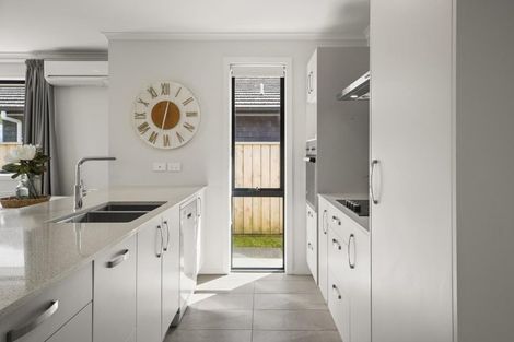 Photo of property in 26 Richardson Road, Omokoroa, 3114