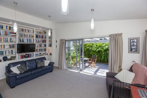 Photo of property in 5 Newry Road, Raumati Beach, Paraparaumu, 5032