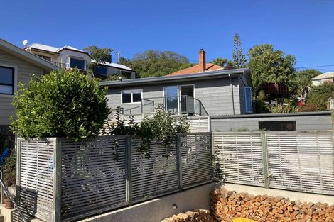 Photo of property in 2 Kellas Street, Macandrew Bay, Dunedin, 9014