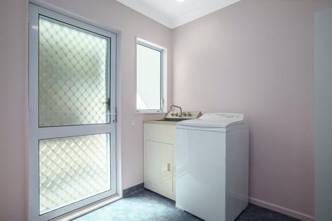 Photo of property in 17a Groves Road, Raumati Beach, Paraparaumu, 5032