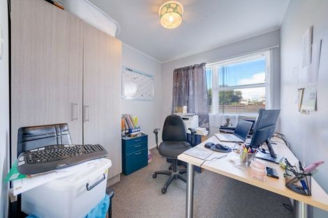 Photo of property in 50 Hobart Crescent, Wattle Downs, Auckland, 2103