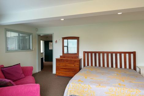 Photo of property in 5 Currey Crescent, Milford, Auckland, 0620