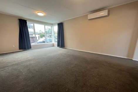 Photo of property in 12 Ponderosa Grove, Maoribank, Upper Hutt, 5018