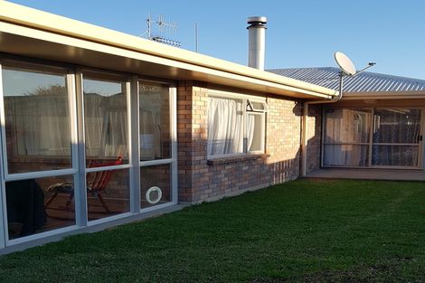 Photo of property in 19 Edgewater Grove, Whakatane, 3120