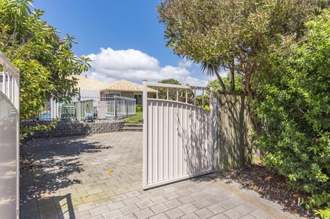 Photo of property in 12 Regent Drive, Paraparaumu Beach, Paraparaumu, 5032