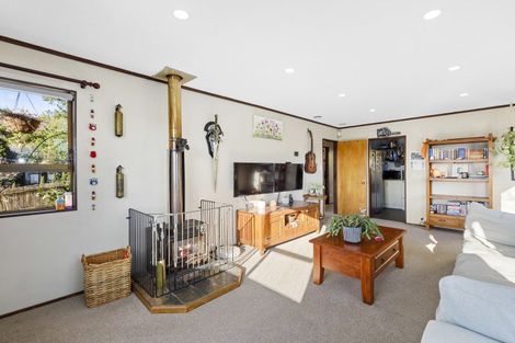 Photo of property in 27 Fenchurch Grove, Stokes Valley, Lower Hutt, 5019