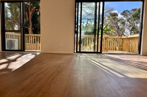 Photo of property in 3/147c Carlisle Road, Northcross, Auckland, 0632