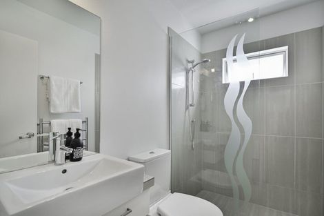 Photo of property in 3 Hikanui Drive, Havelock North, 4130