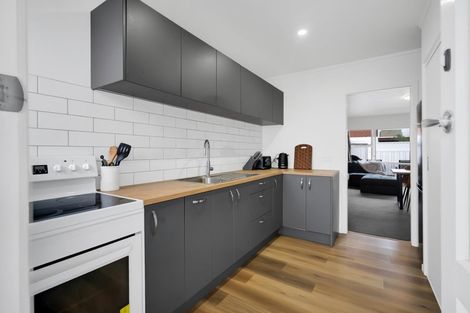 Photo of property in 3b Bideford Street, Brooklands, New Plymouth, 4310