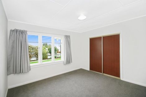 Photo of property in 34 Tarahua Road, Vogeltown, New Plymouth, 4310