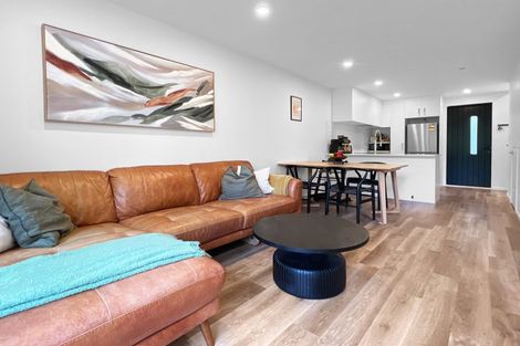 Photo of property in 31 Tokai Place, Glen Eden, 0602