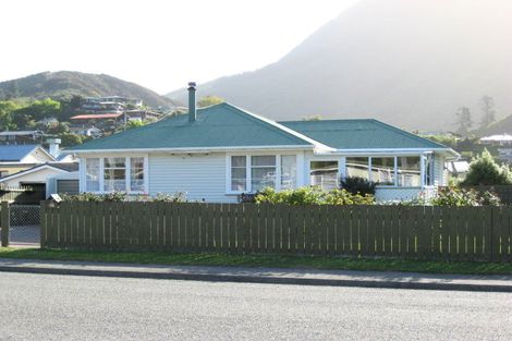 Photo of property in 43 York Street, Picton, 7220