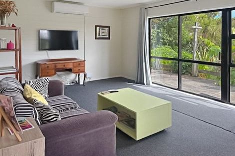 Photo of property in 115 Koputara Road, Himatangi Beach, Foxton, 4891