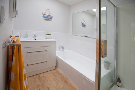 Photo of property in 37 Hawea Street, Mount Maunganui, 3116