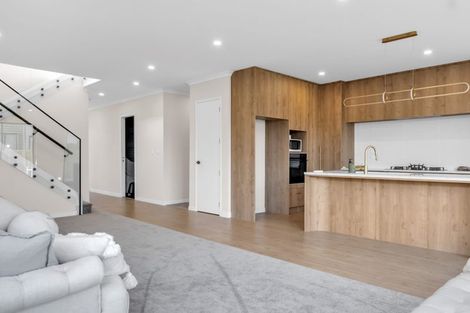 Photo of property in 52 Michael Bosher Way, Flat Bush, Auckland, 2019