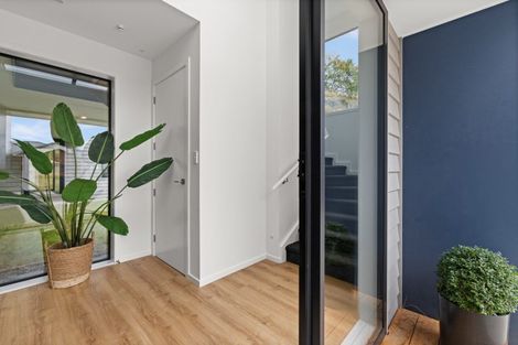 Photo of property in 87 Oak Road, Poraiti, Napier, 4112