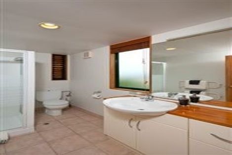 Photo of property in 2/15 Seacliffe Avenue, Belmont, Auckland, 0622