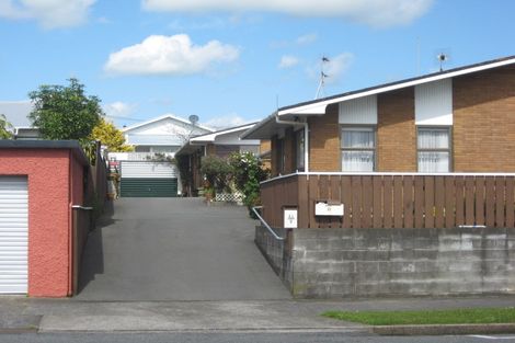Photo of property in 2/21 Fulford Street, New Plymouth, 4310