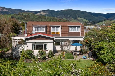 Photo of property in 8a Lemari Avenue, Stoke, Nelson, 7011