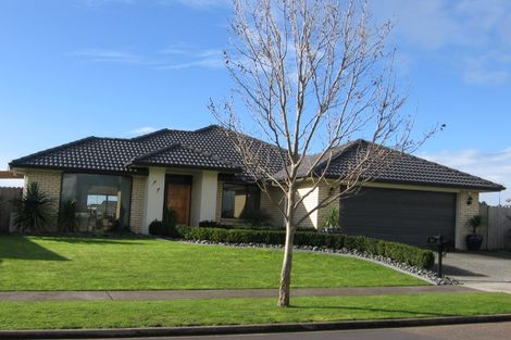 Photo of property in 18 Newinn Crescent, East Tamaki Heights, Auckland, 2016