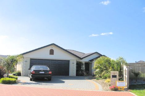 Photo of property in 14 Oreti Crescent, Papamoa Beach, Papamoa, 3118