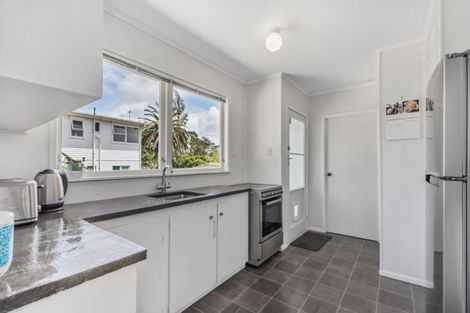 Photo of property in 59 Barrys Road, Glendene, Auckland, 0602