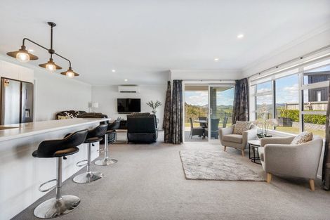 Photo of property in 17 Manatu Close, Whangamata, 3691