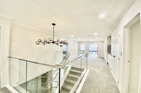Photo of property in 5 Cloonlyon Drive, Flat Bush, Auckland, 2019
