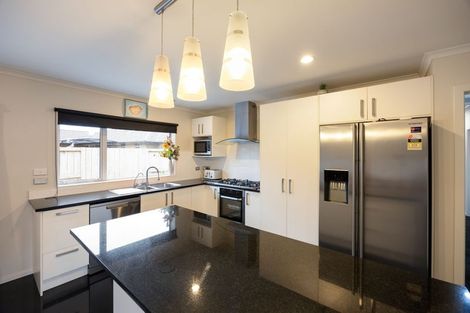 Photo of property in 5 Allgood Place, Rototuna North, Hamilton, 3210