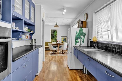 Photo of property in 15 Kauri Street, Inglewood, 4330